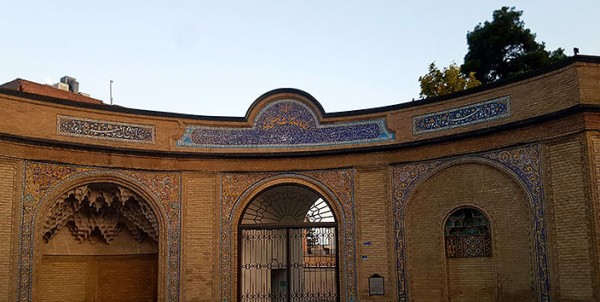 inscription of masoudieh palace 4